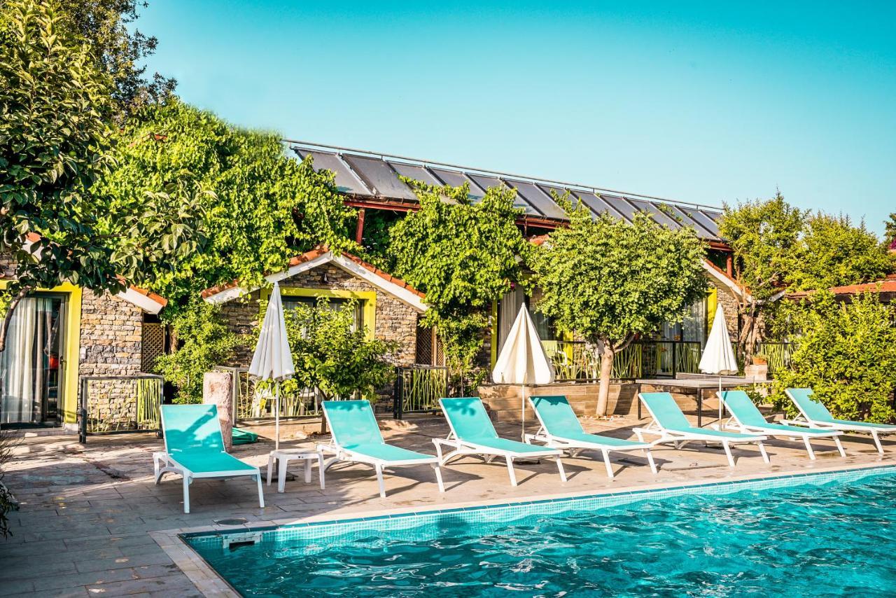 Leda Beach Hotel Side Exterior foto