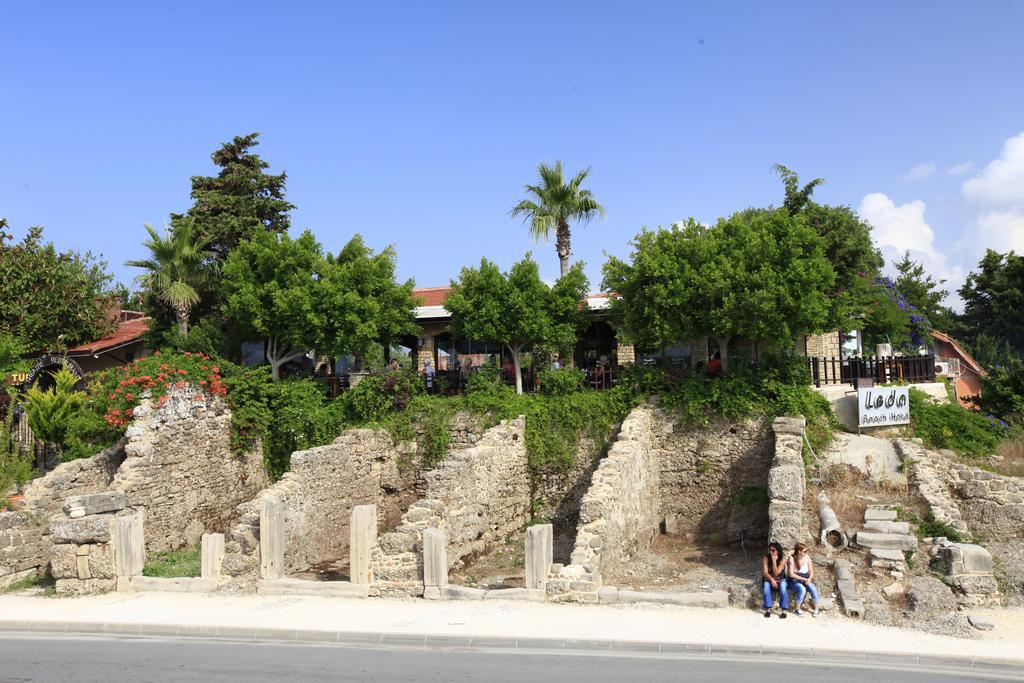 Leda Beach Hotel Side Exterior foto