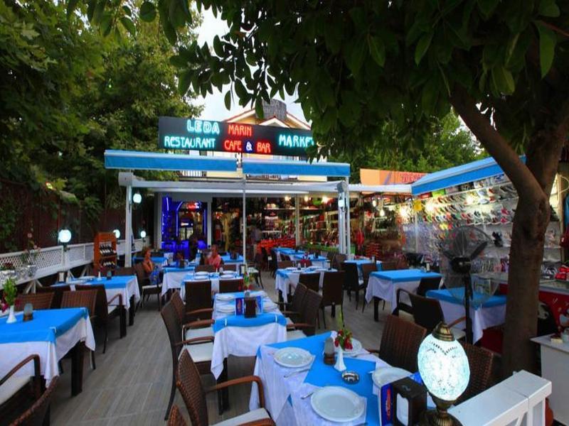 Leda Beach Hotel Side Exterior foto