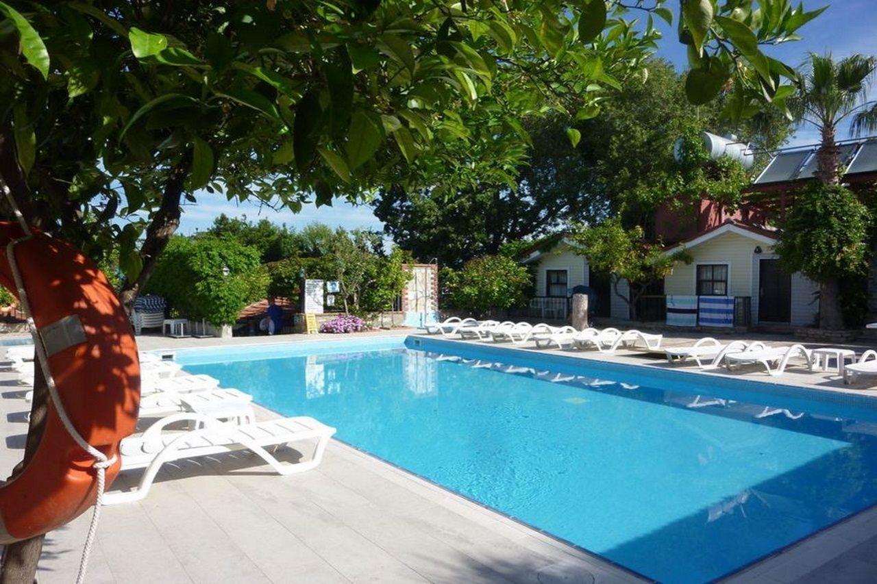 Leda Beach Hotel Side Exterior foto
