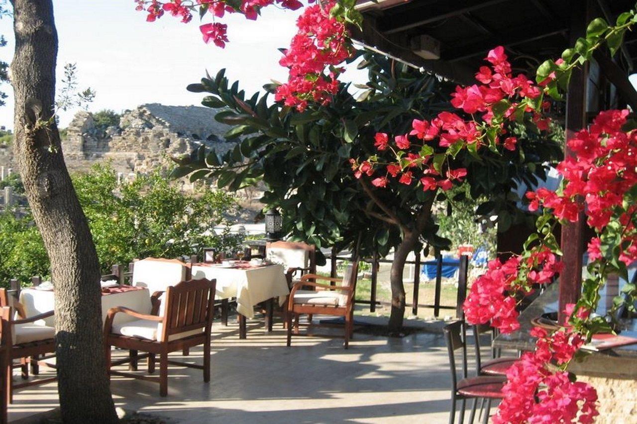Leda Beach Hotel Side Exterior foto