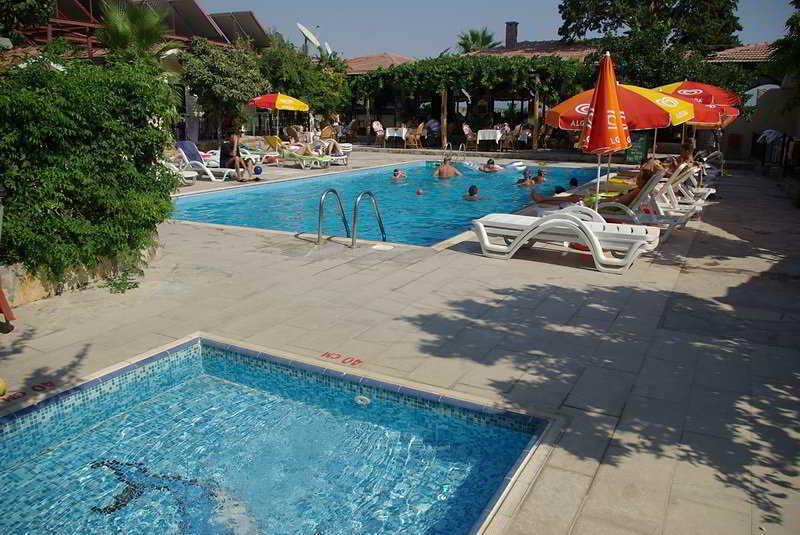 Leda Beach Hotel Side Exterior foto